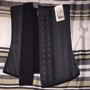 Ann Chery Waist Trainer